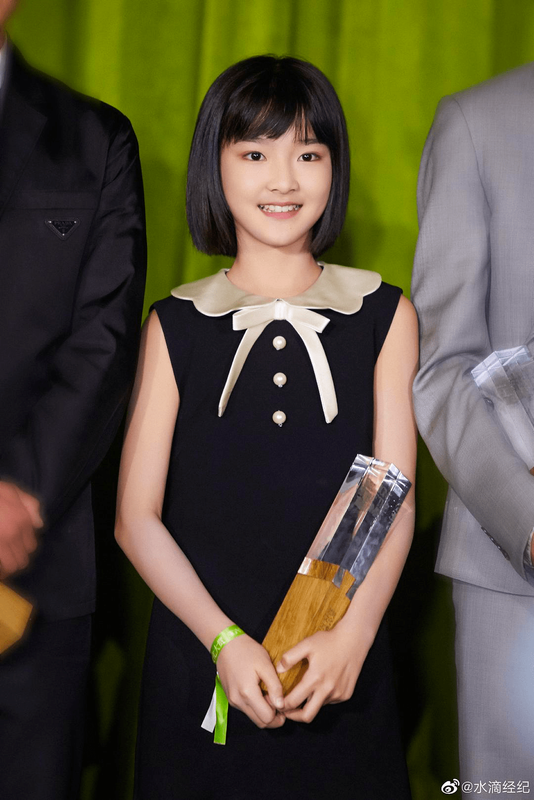 还有文琪也挺适合演雪穗小时候,平静的外表下掩盖了很多故事,还有那双