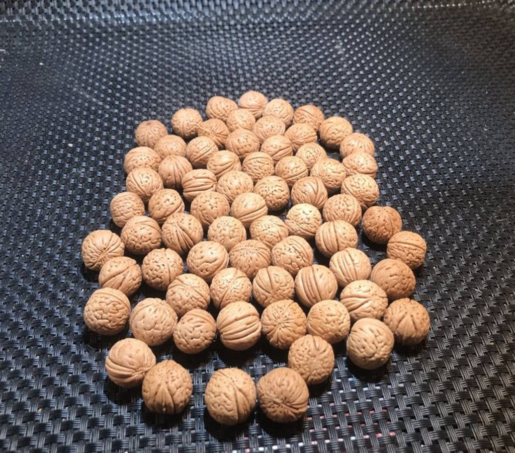 桃核盘玩后重量突然增加这其中的奥妙其实大部分都是“欺骗”！_搜狐网