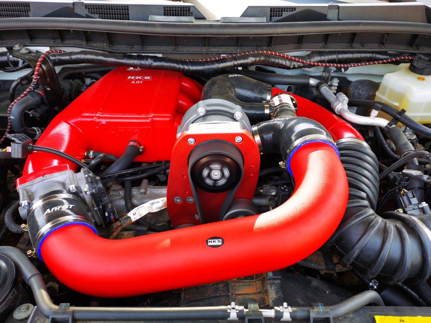 途乐动力升级hks离心式机械增压马力提升97匹扭矩增加118牛米