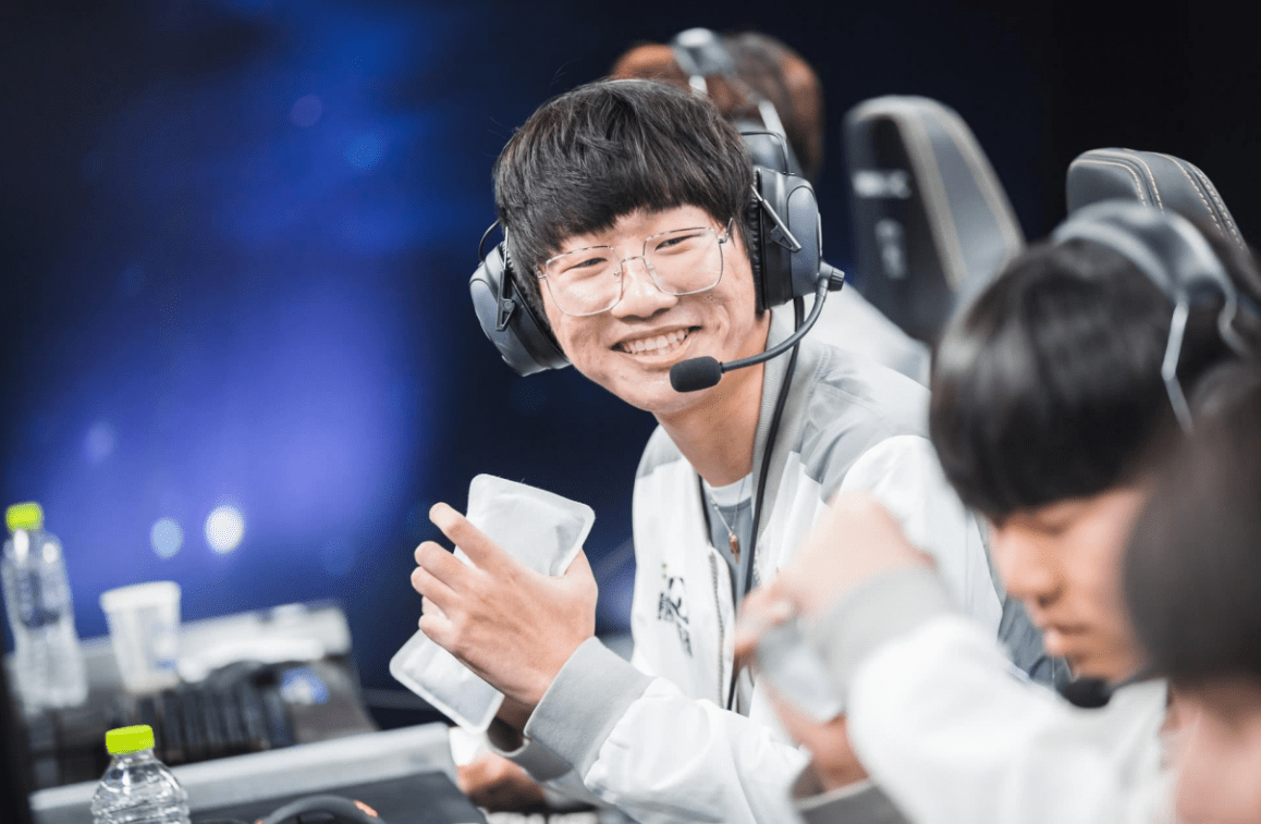 真和周淑怡恋爱过!宁王爆料乐言本人承认恋情,为买礼物散尽家财