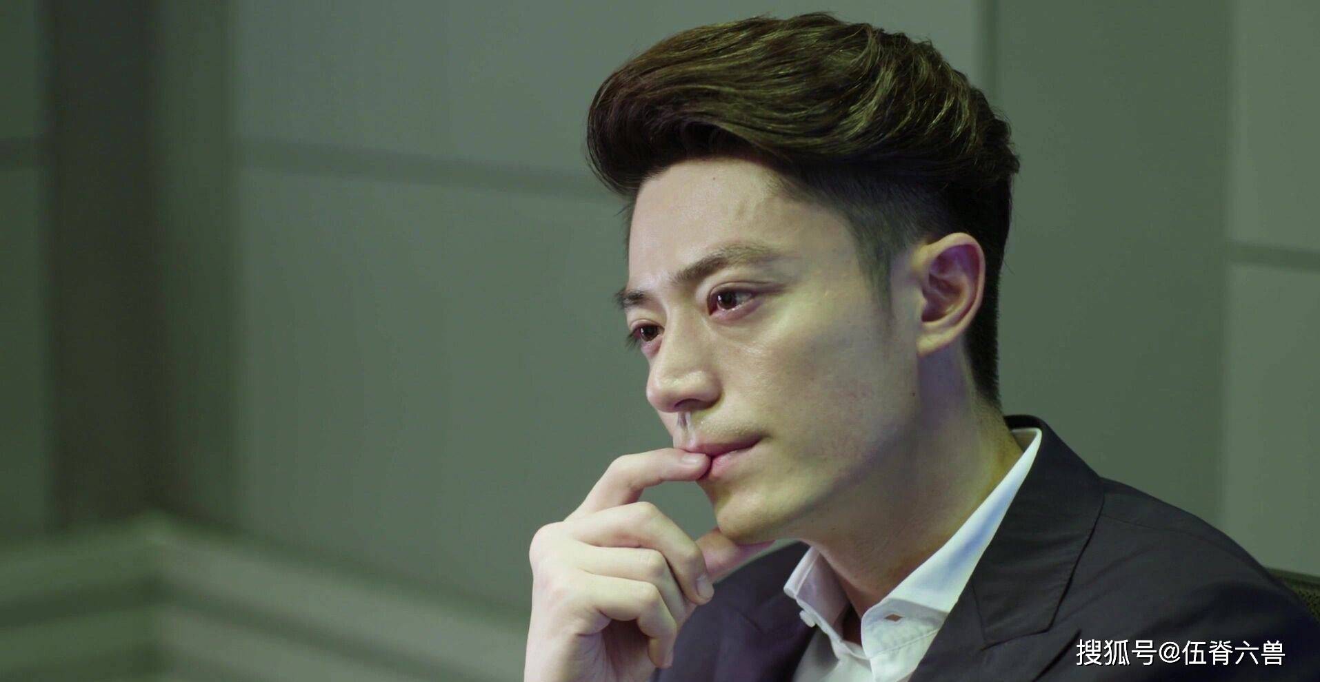 70后男演员实绩对比,张嘉益成绩出色,靳东霍建华被指吊车尾
