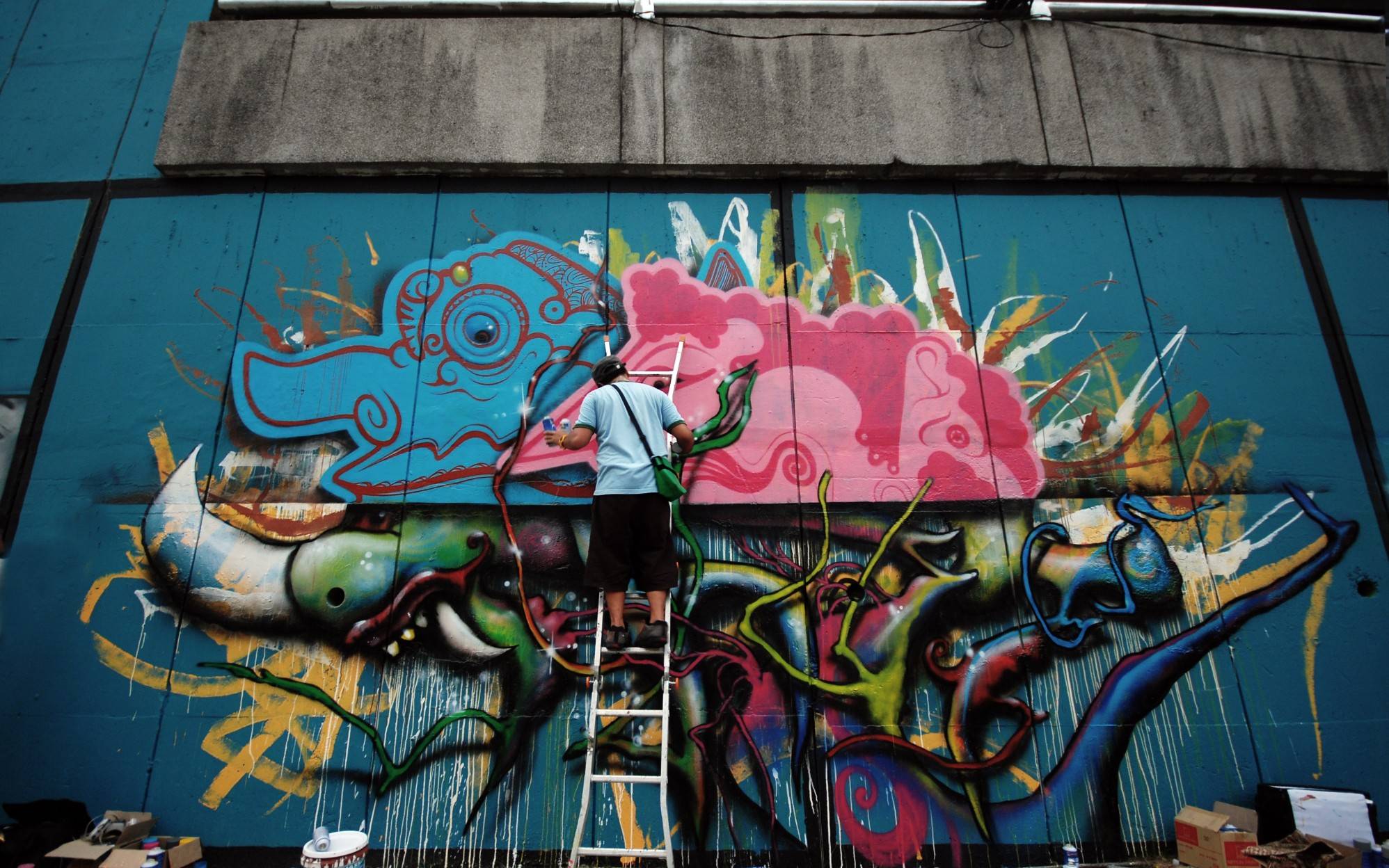 特斯拉发出公告,邀请艺术家们以"涂鸦艺术"装饰柏林超级工厂