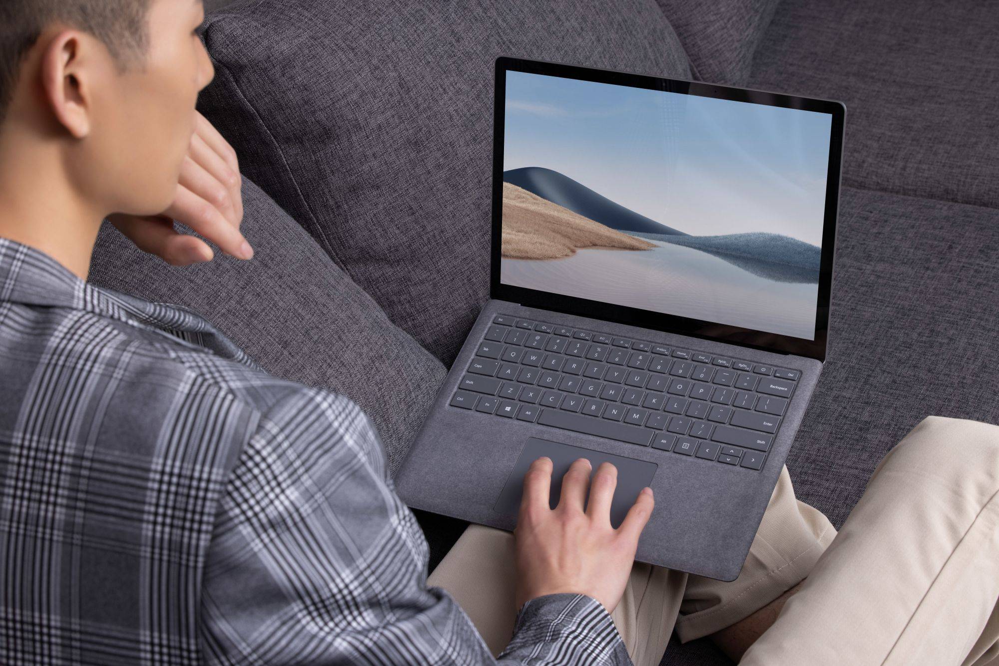 surface laptop 4 1135g7 9937954248a04cf9aa54d17508832adc.jpeg