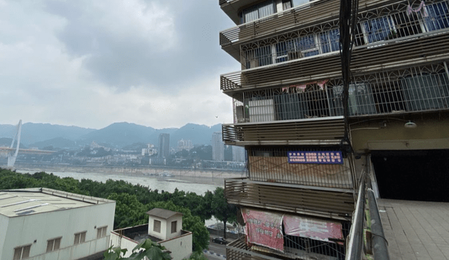 有人半年前出高价密集屯房,如今一夜暴富?_富华大厦