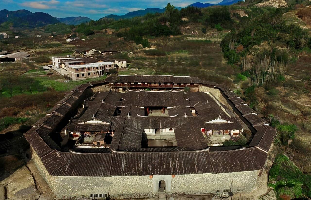 西方城堡看起来比较险要,为何中国古代没有大规模修建这种城堡?