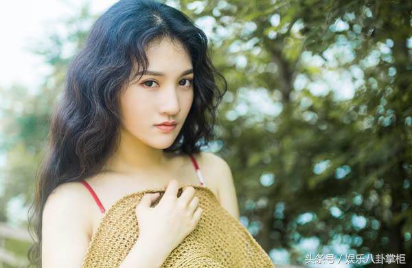 王传君女友近照曝光,样子甜美神似奶茶妹,网友:比唐悠悠还漂亮!