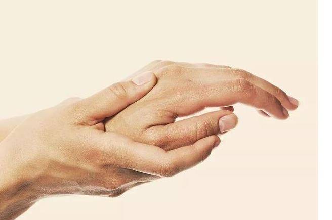 什么叫周围神经病有什么症状 c3e6f8e8e5ad4905990da84cc0fffc0e.jpeg