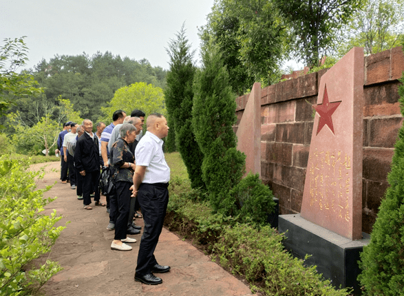 宜宾南溪区红德村,长兴酒业党支部联合开展党史学习教