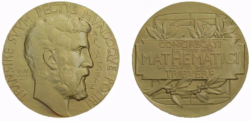 菲尔兹奖被认为是年轻数学家的最高荣誉,和阿贝尔奖均被称为"数学界的