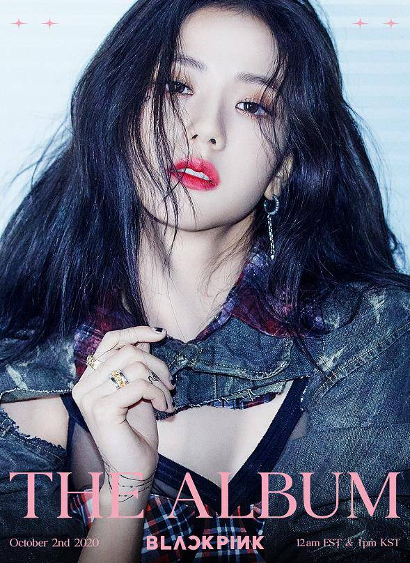 原创lisa个人回归海报,身穿中国时尚潮牌,男装铆钉皮衣满满朋克风!