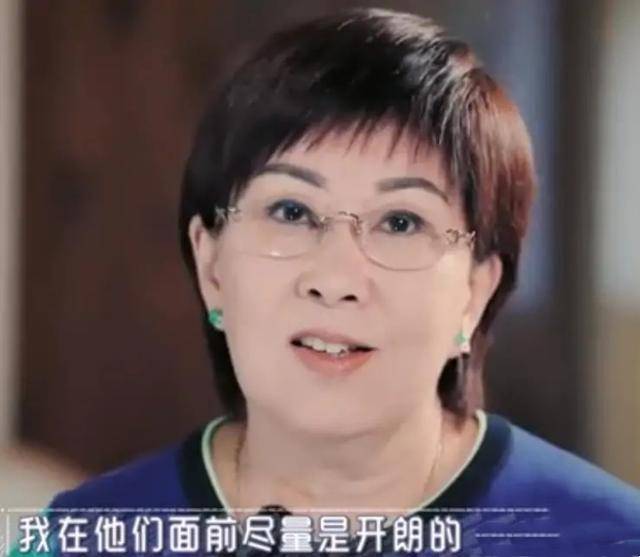 林志颖妈妈20岁嫁富商,35岁"抛夫弃子"隐居深山,如今却不藏了