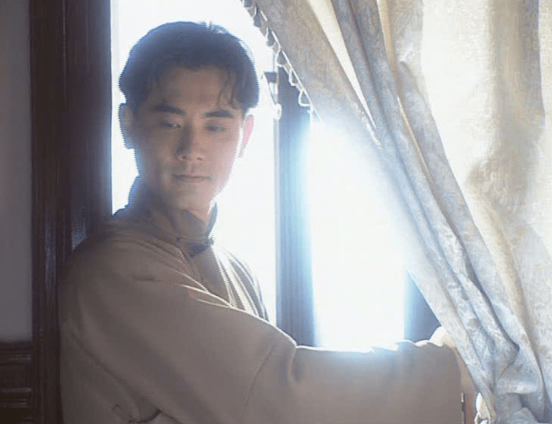 最帅薛绍赵文瑄近况住800平大别墅61岁未婚与猫狗为伴