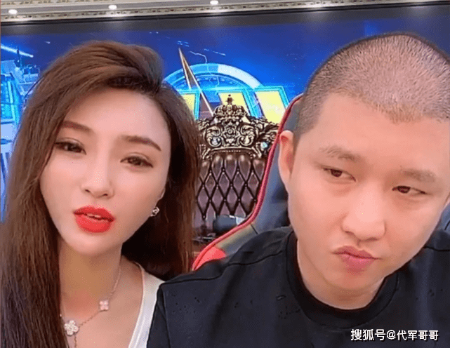 翻车网红盘点 8d51f3a051cf476fb5382750f3c474ac.png