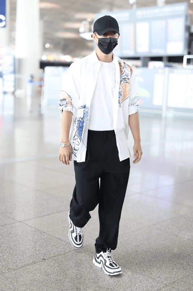 初夏搭配没灵感看看韩庚是怎样穿的阔腿裤衬衫文艺潮流
