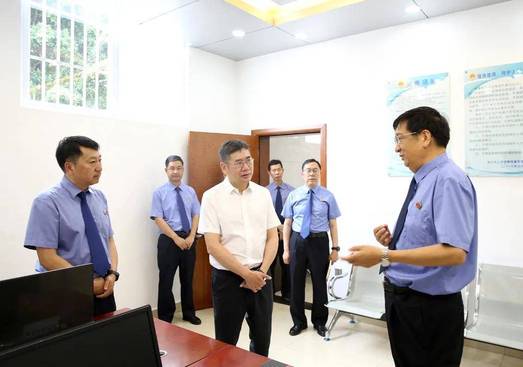 保山市委常委政法委书记林松调研指导检察工作