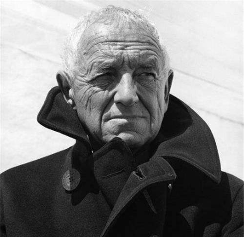 1936年,怀斯在纽约举行了个人画展一举成名,当时的怀斯不过20岁的年龄