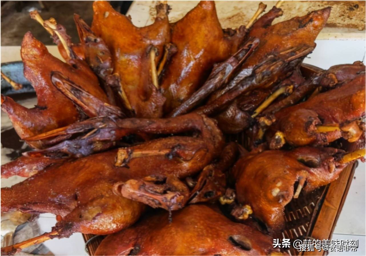 成都无人不知的油烫鹅,涨到130元1只,没有环境和服务客人也爱来