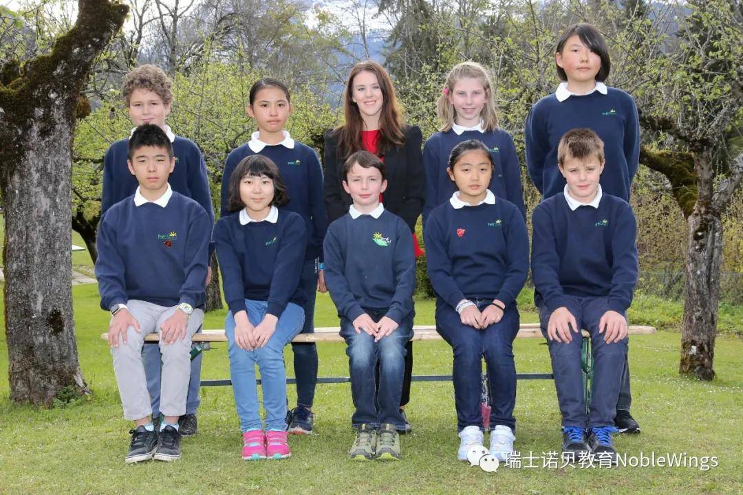 很火的国际学校校服 02f9e5dbe0dd4bad9ac26c62e9e0bdb5.jpeg