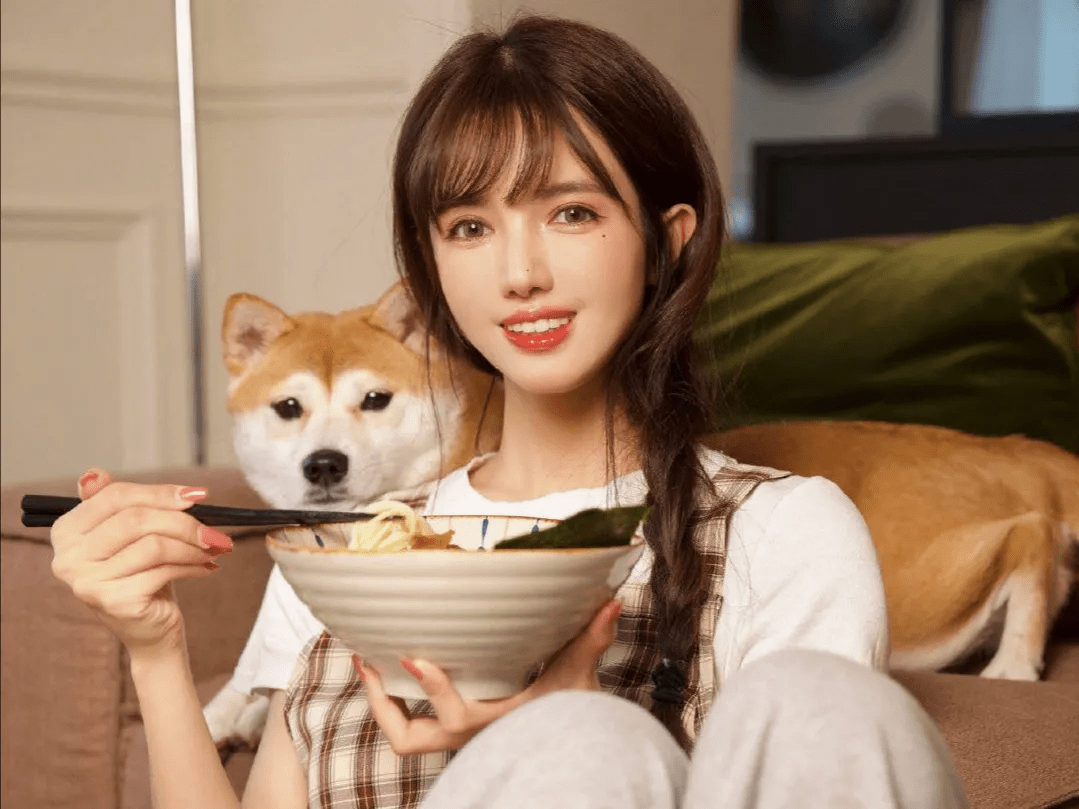 网红七七最新视频引反感吐槽阿彩年纪大全程刻薄翻白眼