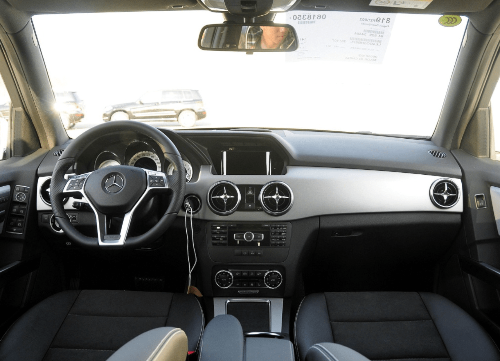 【小区溜车】奔驰glk遇上glc:我比你动力强劲 却被你取代了