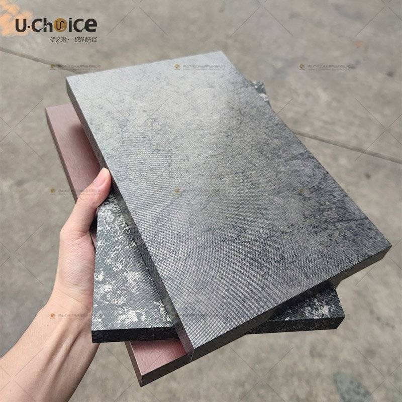 不锈钢岩板蜂窝板优点:①岩板蜂窝板面使用不锈钢板制成,材料硬度高