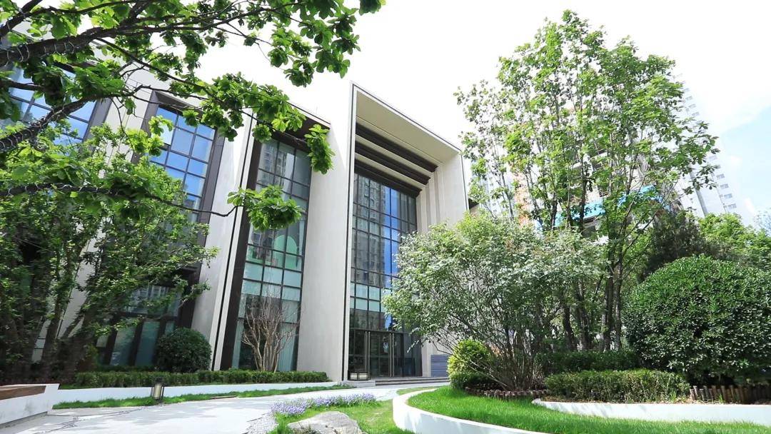 赵董笔下的尚玉园,精美的建筑与精典的美玉交相辉映