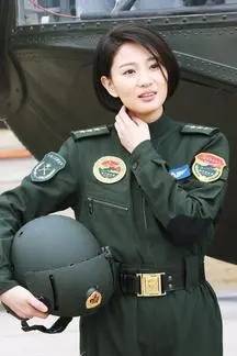 更值得庆幸的是,侯梦莎的丈夫,也是一名军人专业户,在出演我是特种兵
