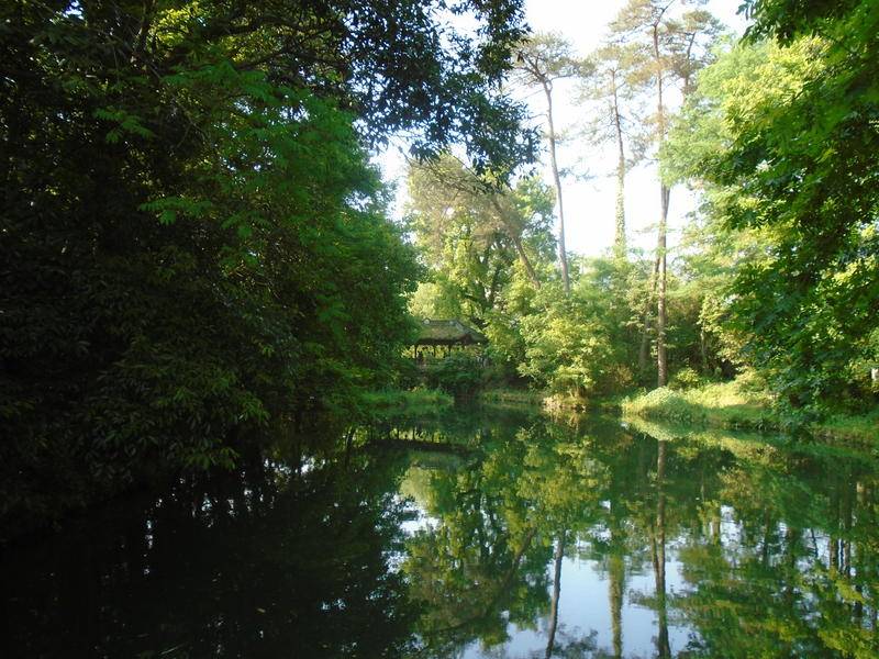 妙高台又名"妙高峰",或"天柱峰"雪窦山弥勒大佛