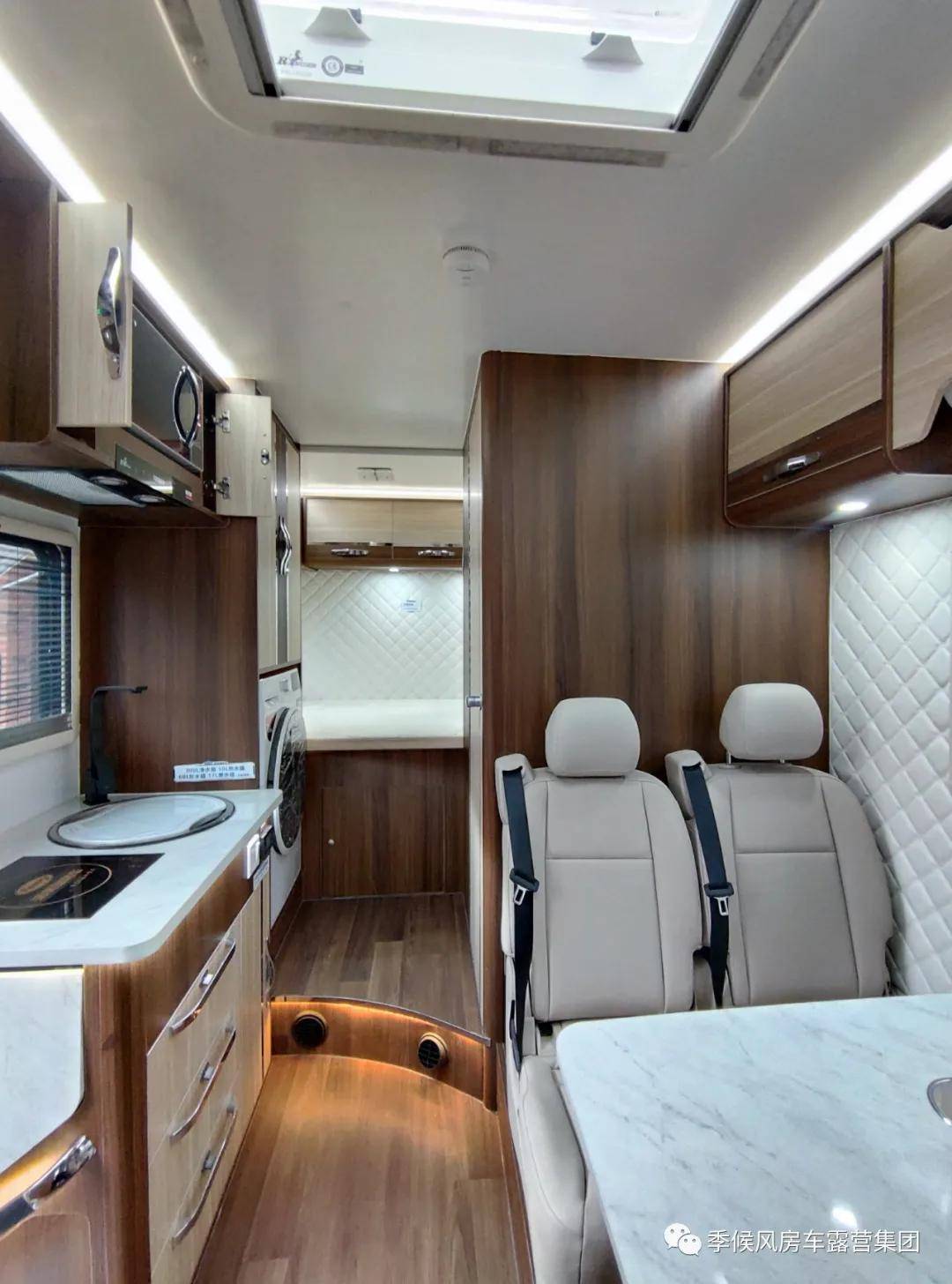 法美瑞房车爆款海角七号豪华轻卡房车可三代人出游