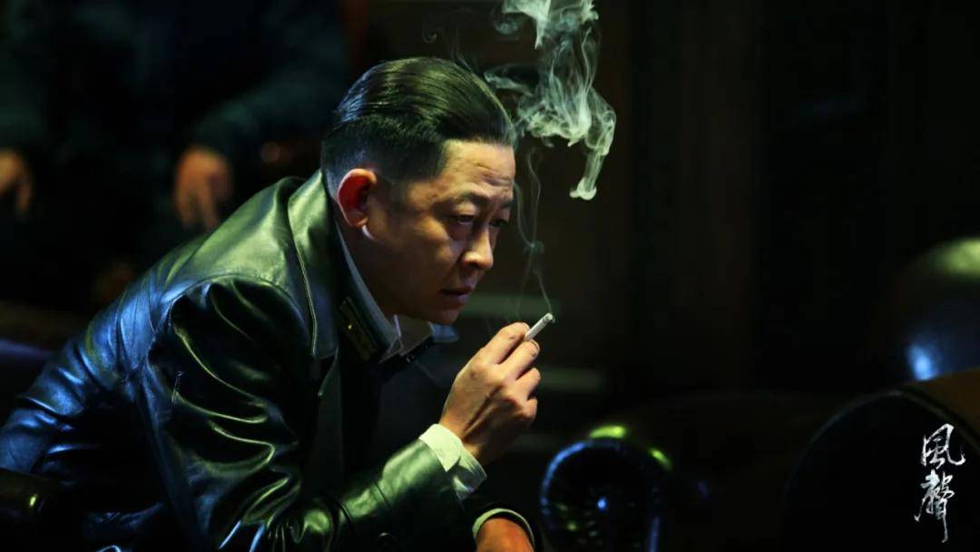 2009年,他与陈道明,梅婷,刘蓓合作出演电视剧《手机》,饰演严守一