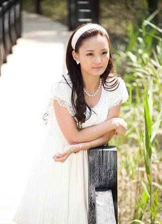 她曾红过大s,被父亲捧红也被他毁掉,如今只能在剧中打酱油_楼世芳