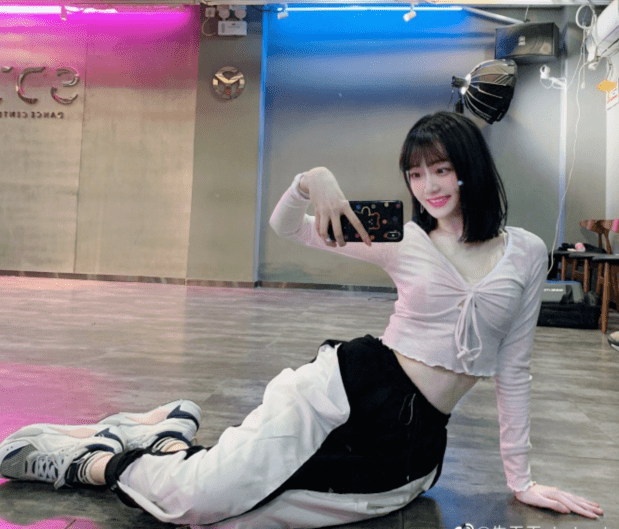 原创曝女艺人朱天天恋情私密聊天记录，涉及李汶翰、李振宁等男艺人，太狗血