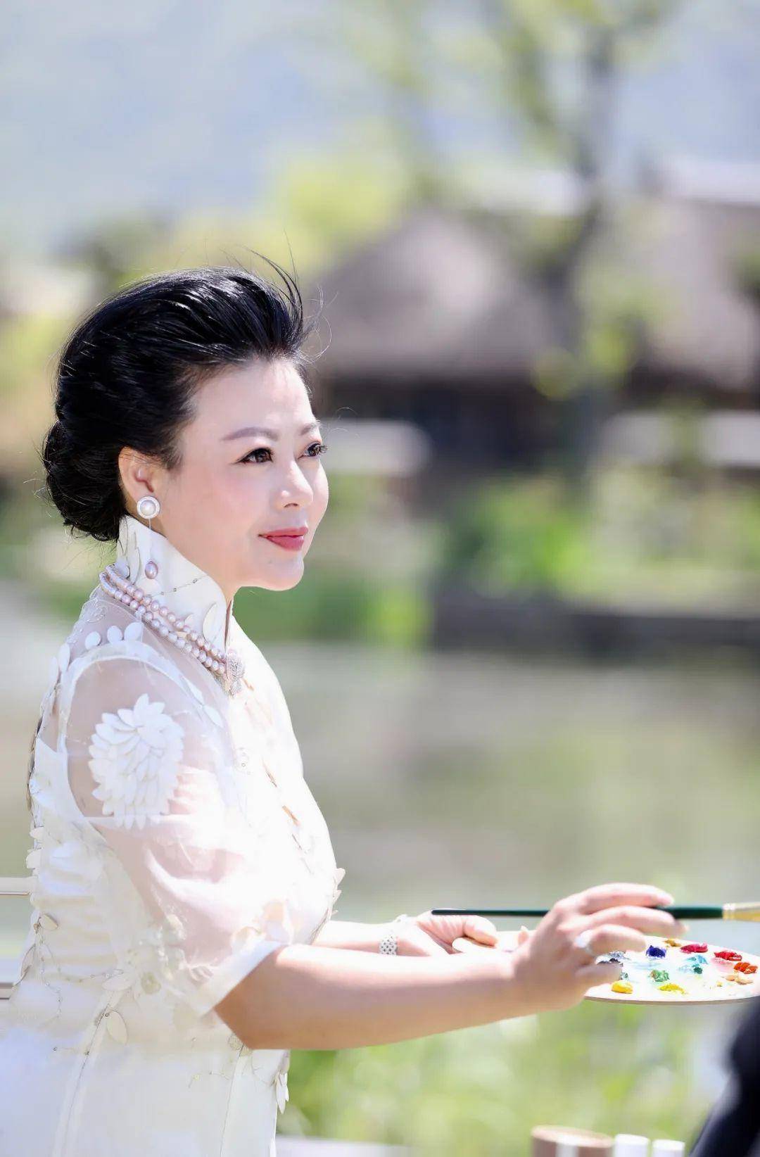 郑蓉蓉绘画陶艺作品赏析