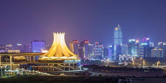 壮族gdp_广西2021年上半年GDP出炉,贵州经济体量已达到广西77%