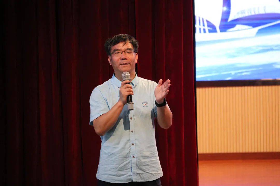 复旦大学教授梁子骐蒋益明走进自贡衡川双百讲堂