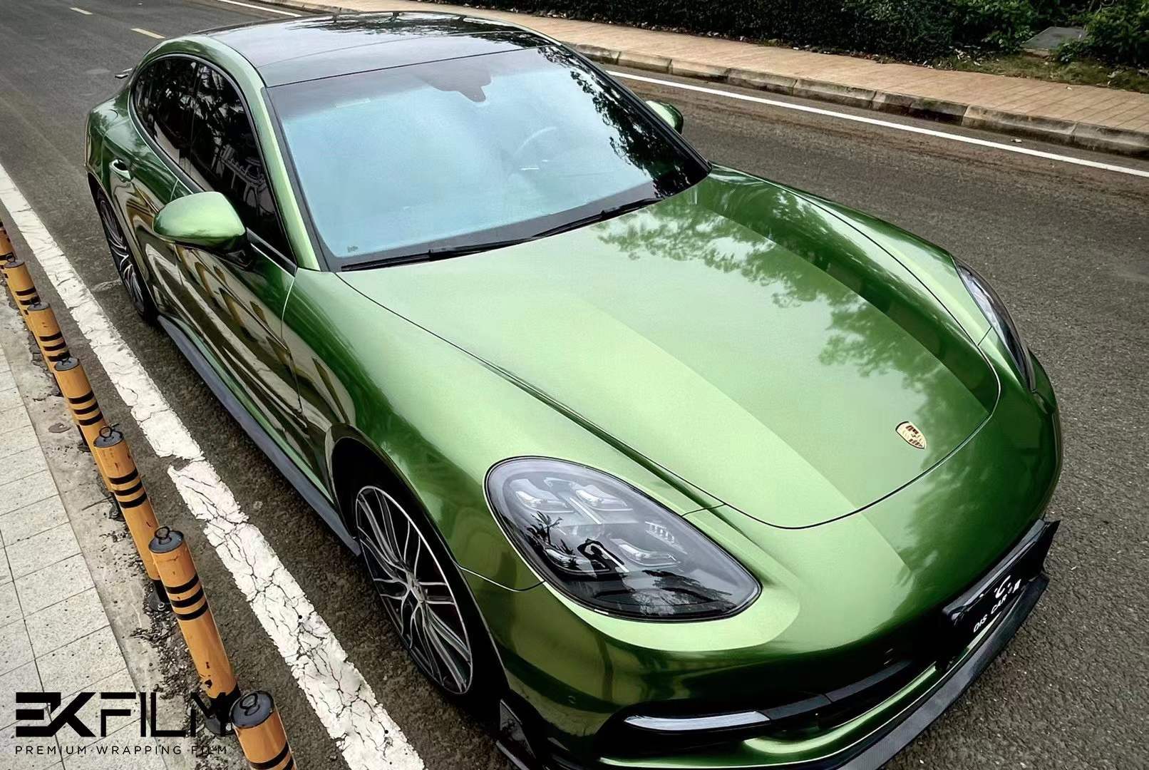 保时捷帕拉梅拉贴膜ekfilm改色膜曼巴绿
