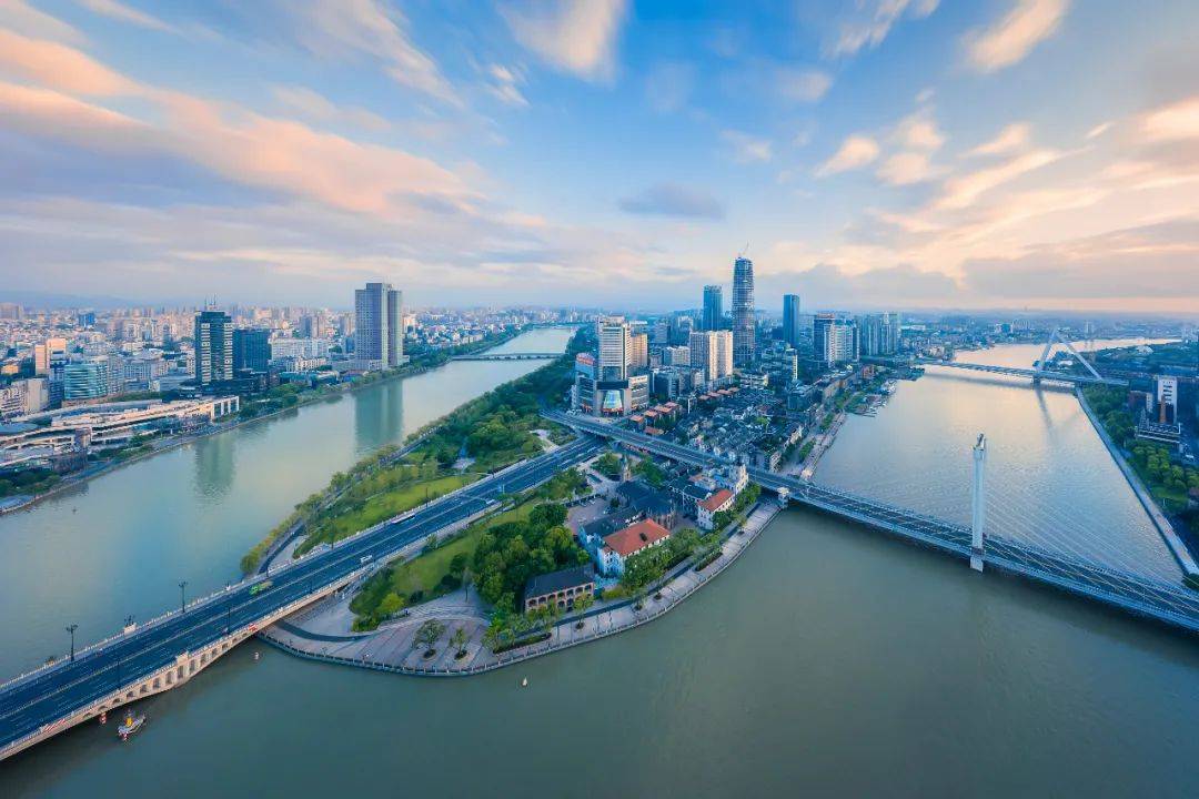 2021 人均寿命_中国人均寿命变化图(2)