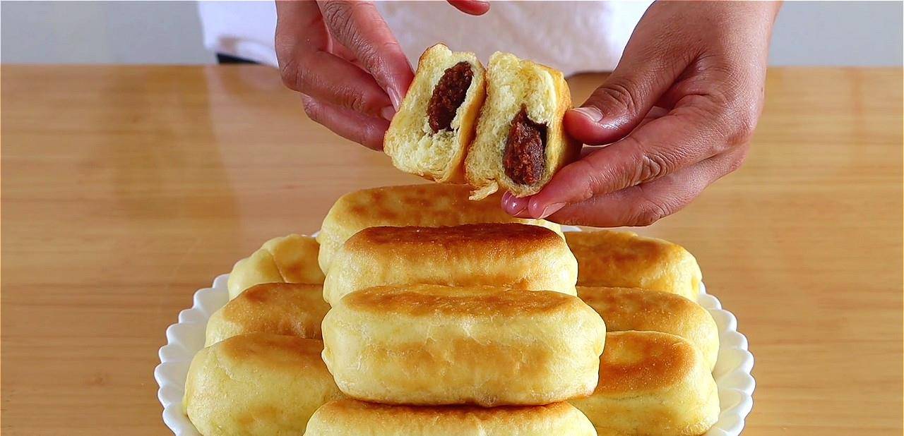 一碗面粉3个鸡蛋 教你香甜小面包做法 不用烤箱 外暄软内香甜 红豆