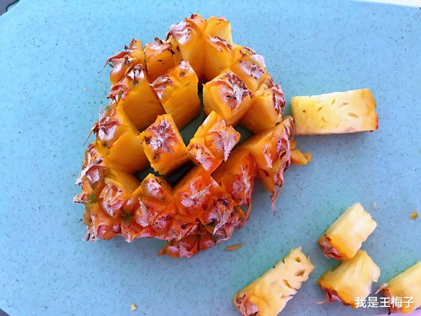 在家怎么削凤梨 506dac0a484a403f9c2a546567553cc8.jpeg