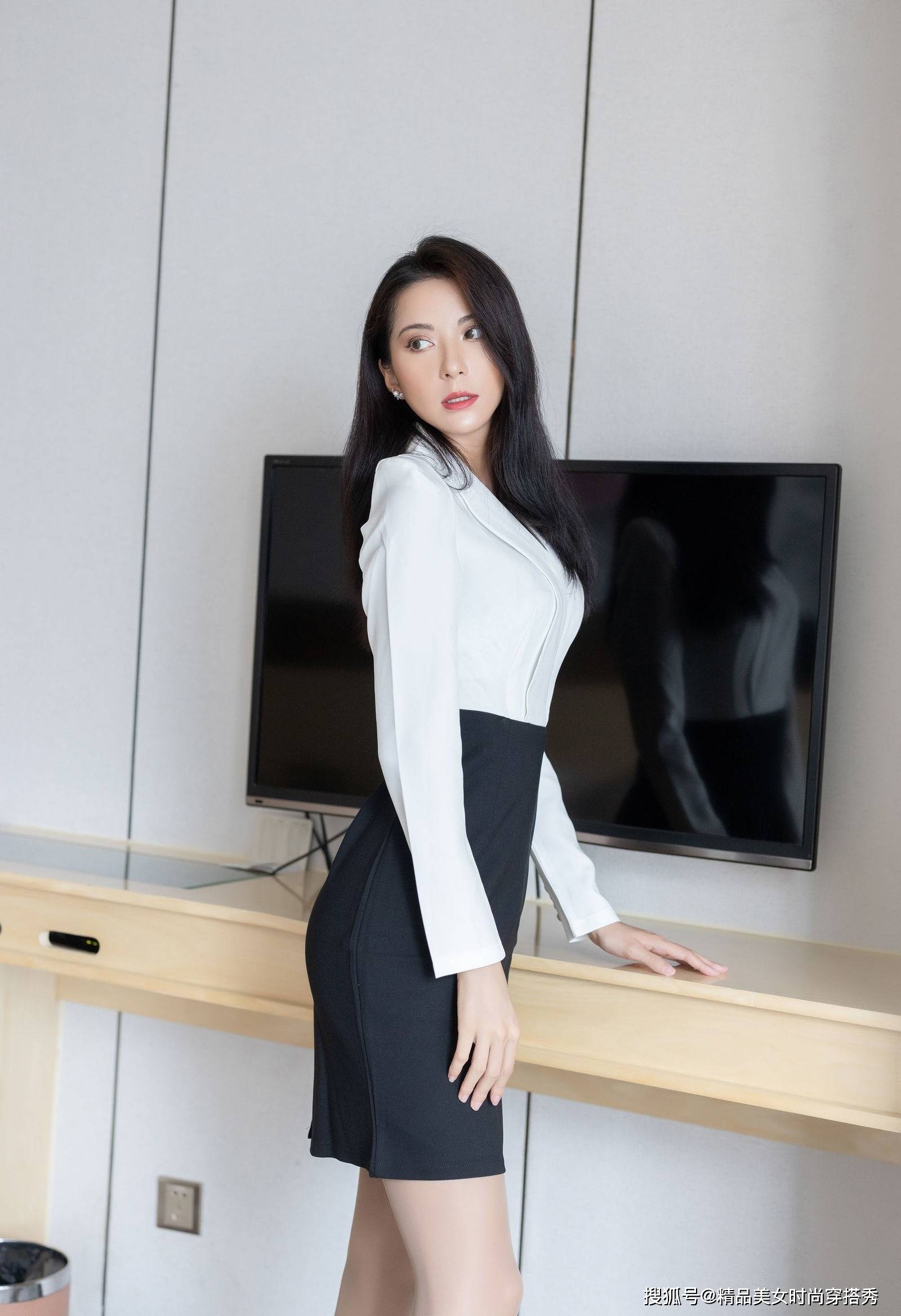 职场中的职业女性如何穿出优雅气质