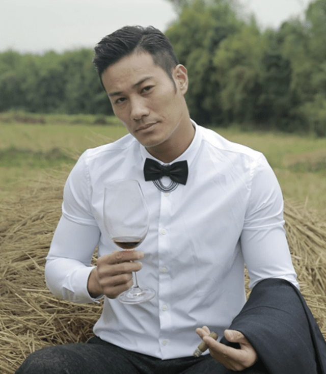 13位香港艺人落魄转行:送外卖摆地摊刷油漆,最佳女配当保安糊口