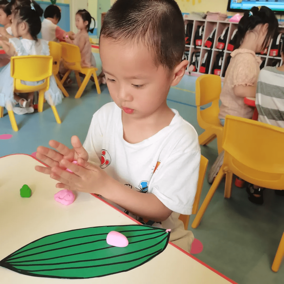 幼儿园筷子的玩法（什么班应该学会使用筷子）