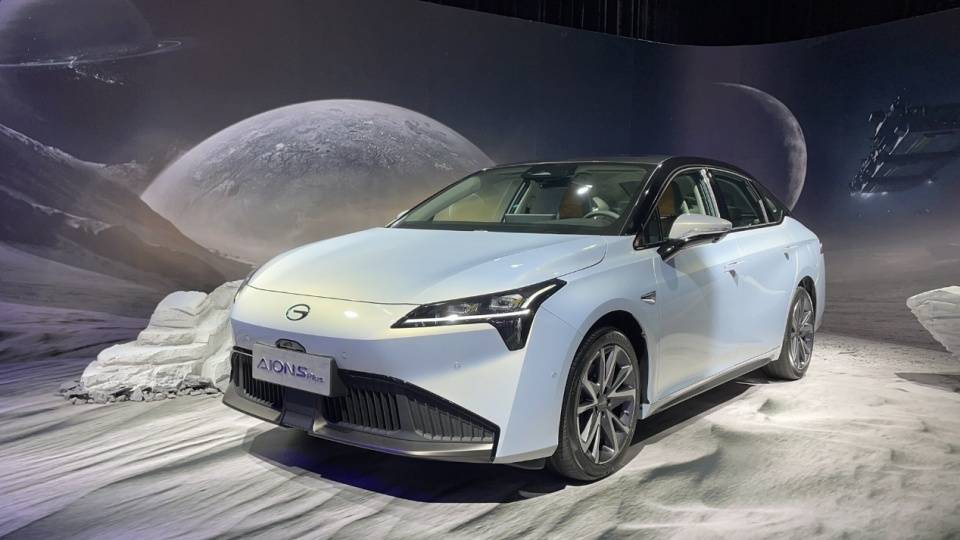 别再叫我网约车 首试广汽埃安aion s plus_搜狐汽车_搜狐网