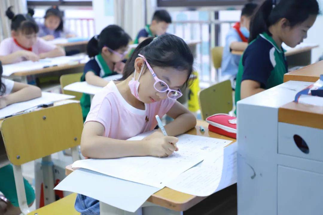 郑东新区龙翼第二小学学业测评明方向教学相长促提升