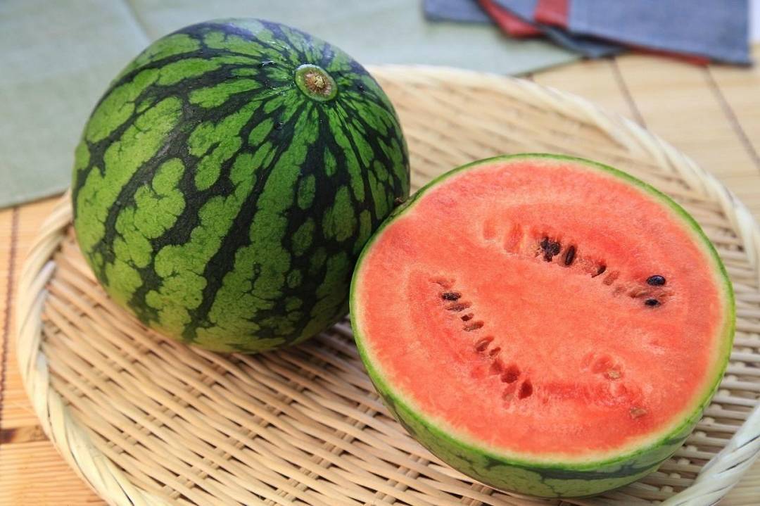 高血糖能不能吃西瓜饮食避免2不要生活3坚持可以稳定血糖