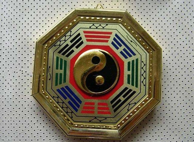 老公装了个八卦阵吊顶,真是气死人了,发到业主群大家全炸了锅