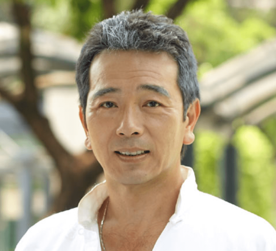 爆款剧《欢乐颂2》中,张晨光老师饰演小包总的父亲包总,《都挺好》中