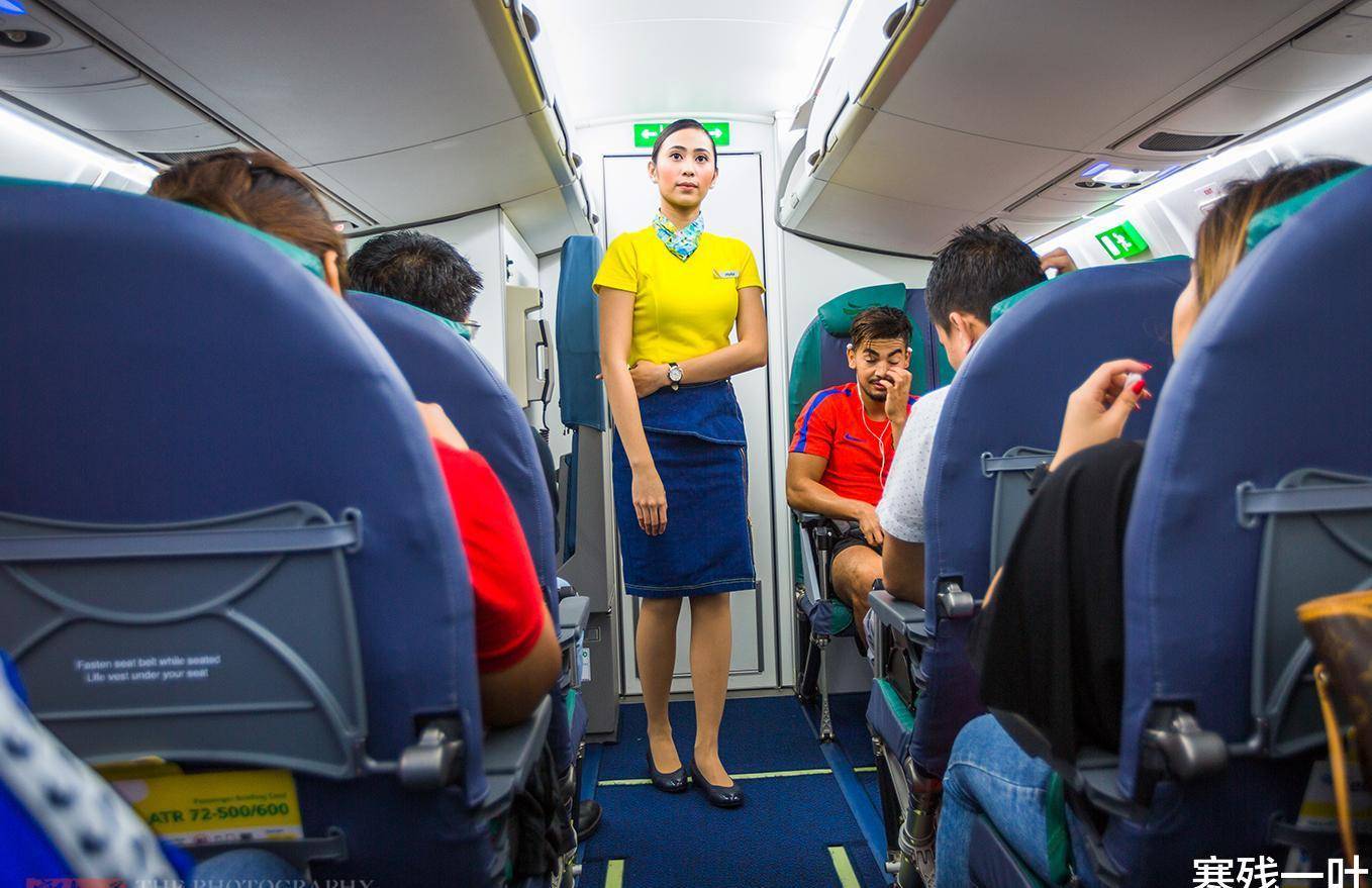 原创菲律宾一机场还没长途汽车站大空姐堪比世界小姐你觉得如何