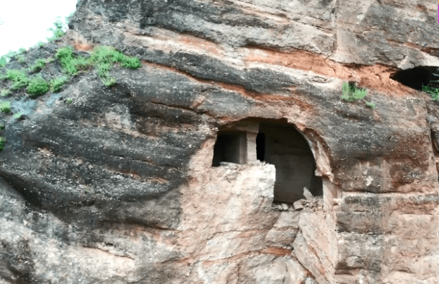 陕西一悬崖发现神秘山洞听说是土匪居住地方带大家完整看一遍
