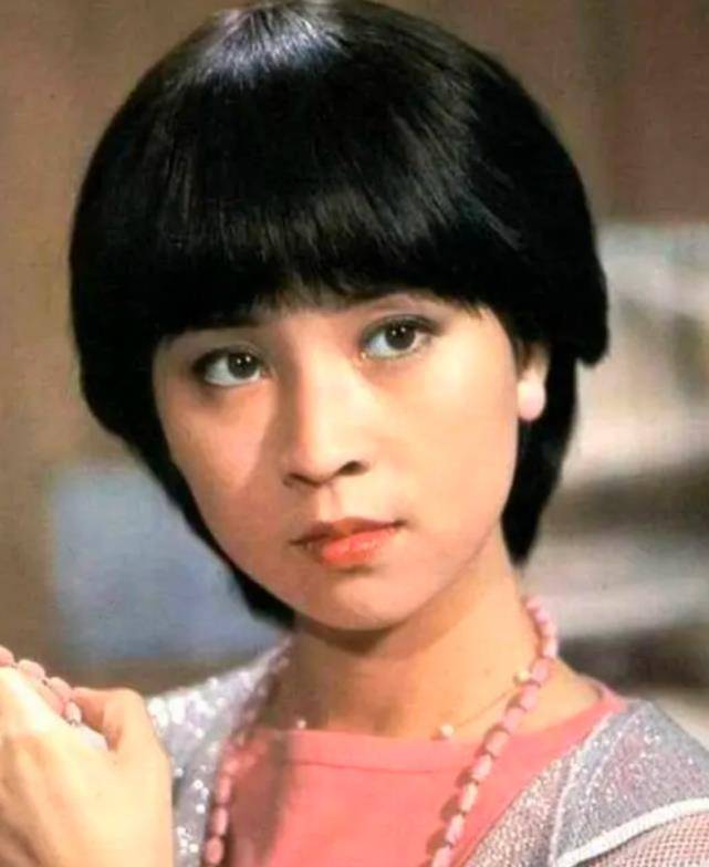 恩爱39年,成龙退出林凤娇公司引热议,他的财产早已做好配置_吴绮莉